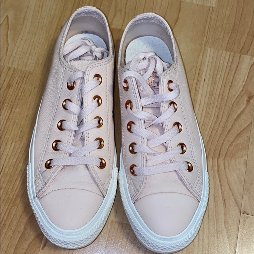 Converse - Picture 2 of 12